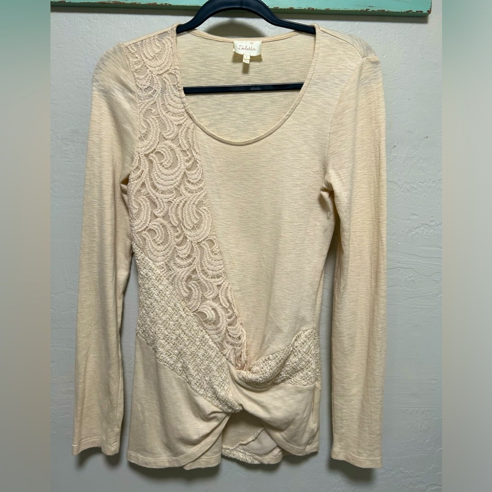 $5 SALE 🔥 Deletta Top